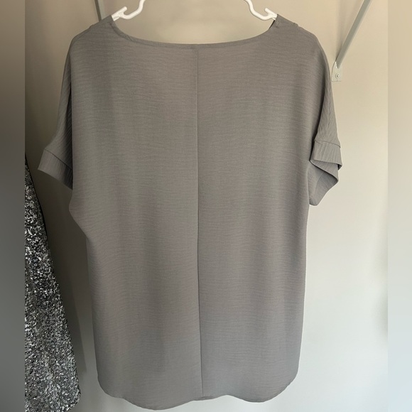 Zenana Outfitters Gray V-Neck Short Sleeve Top - Picture 4 of 4